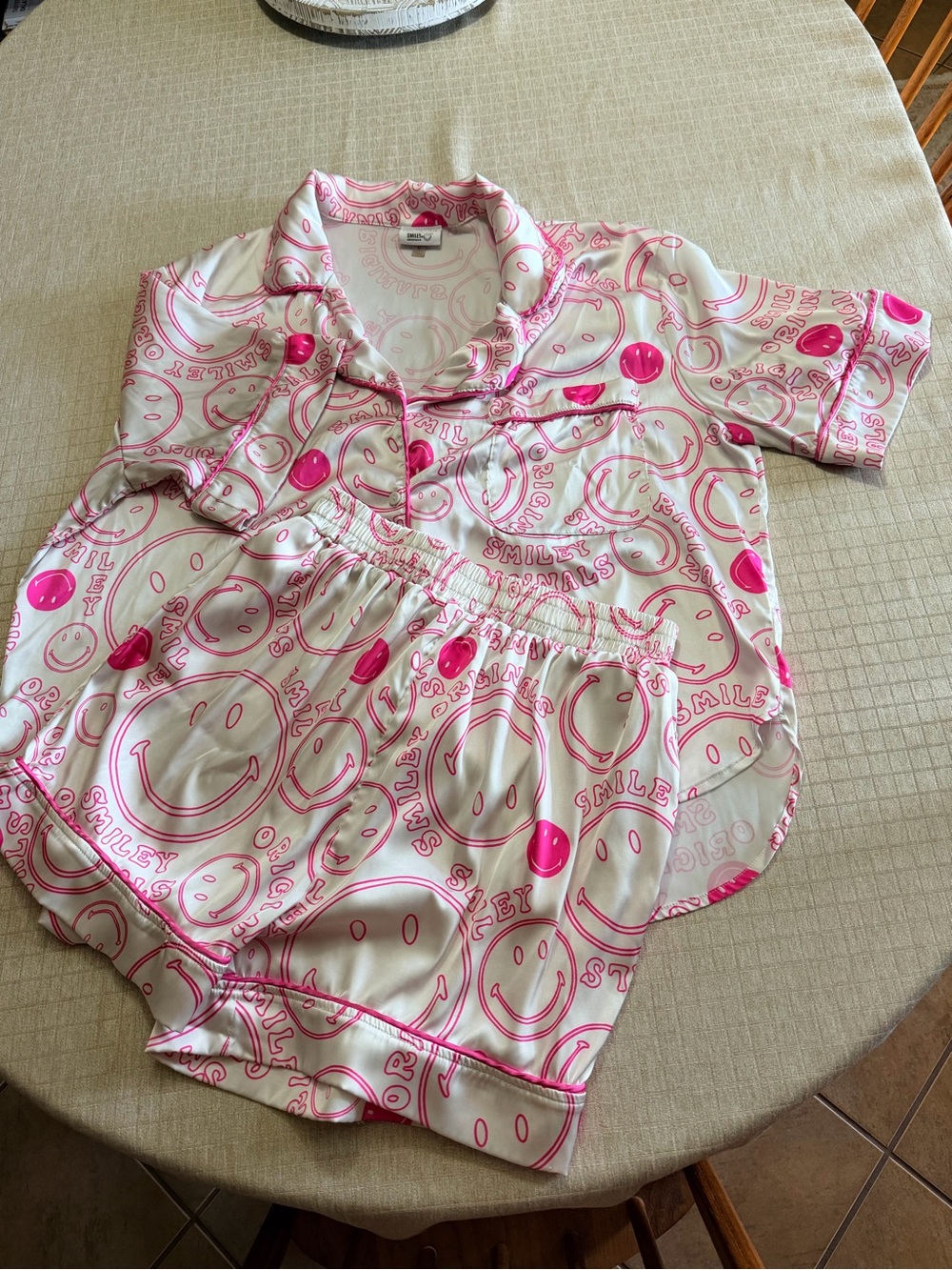 Fantastic Fawn White Satin Pajama Set with Hot Pink Smiley Print